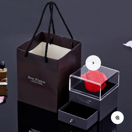 Coffret Rose Éternelle & son Collier d'Amour