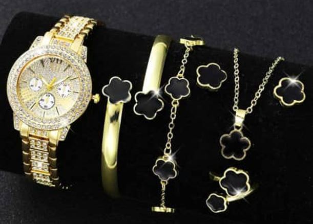 Ensemble de montre bracelet boucle d'oreille chaine et bague