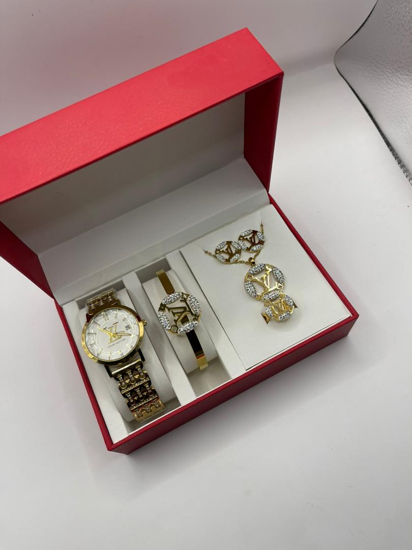 Ensemble de montre et bijoux en or plaqué